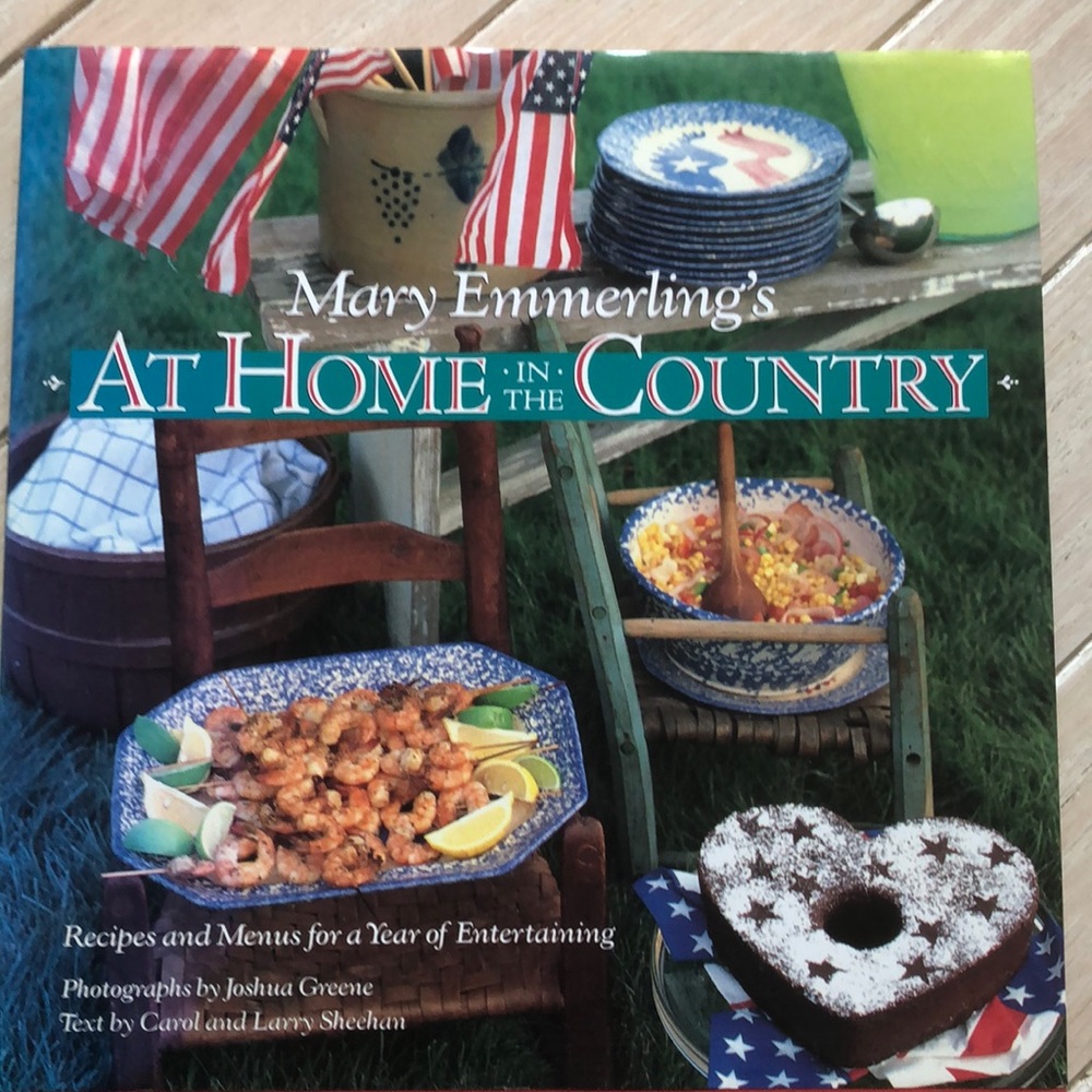 Mary Emmerlings At Home in the Country book